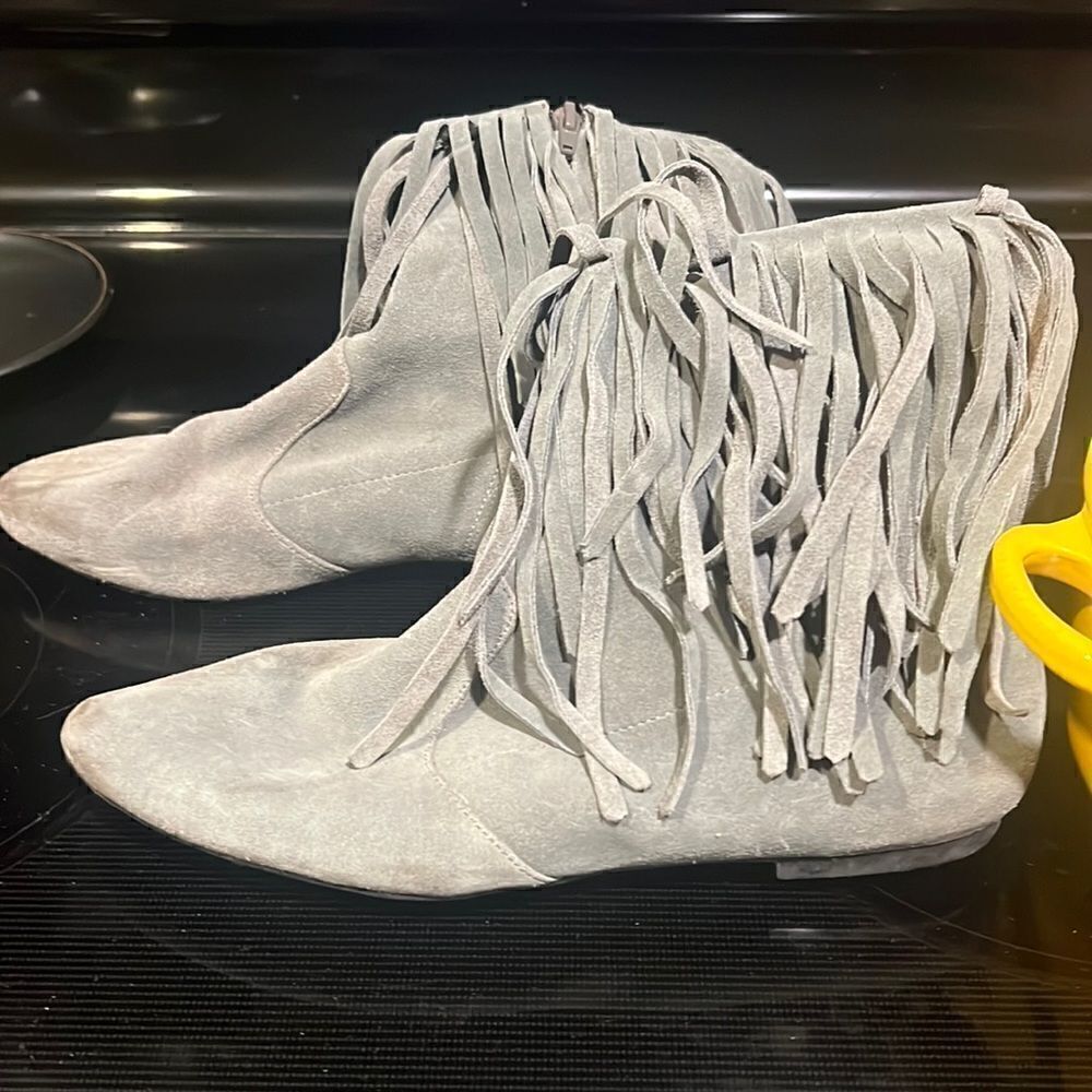 Worn Once Sam Edelman Gray Suede Fringe Boots - Size 8 1/2 Women’s Minor Mark